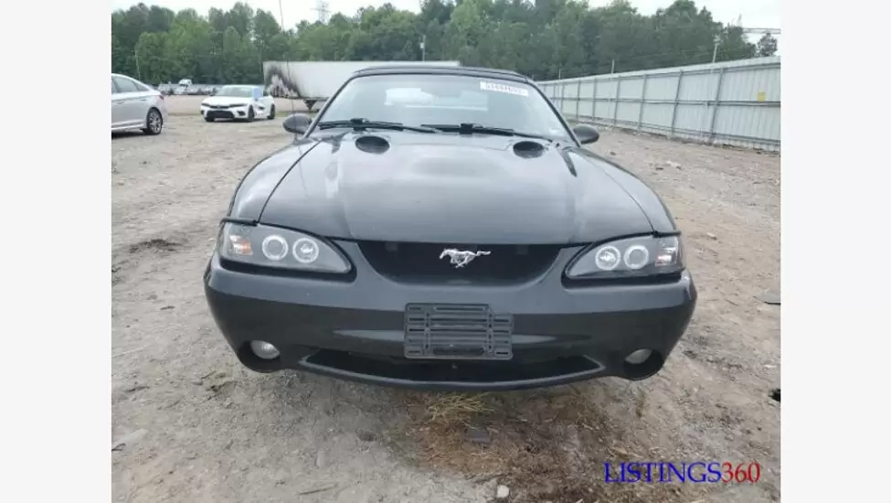 ₦450,000 1998 FORD MUSTANG COBRA FOR SALE CALL ON: 07045512391