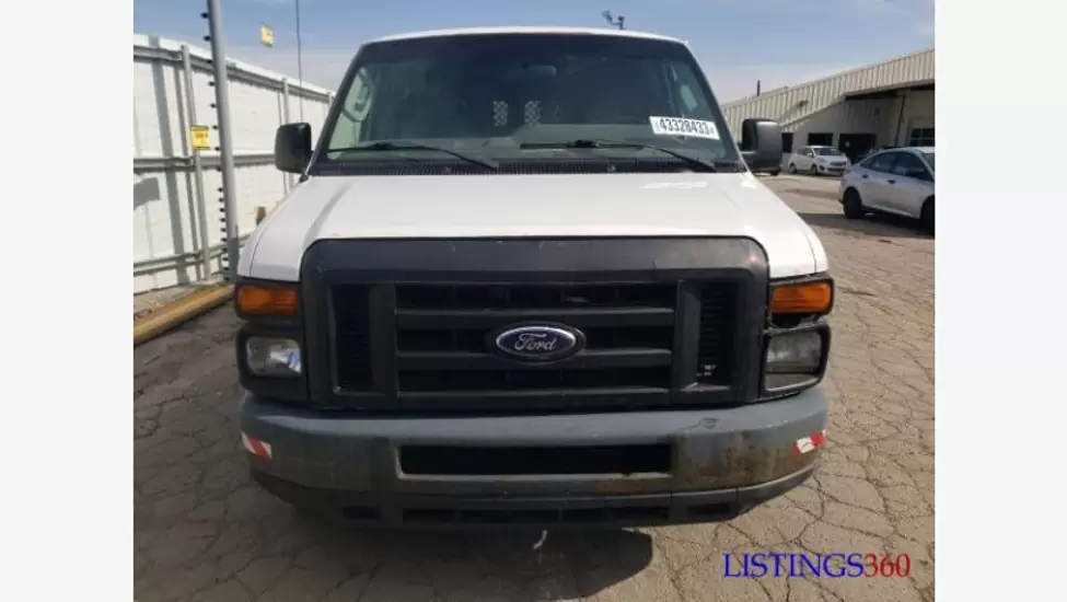 ₦1,000,000 2011 FORD ECONOLINE E250 VAN FOR SALE CALL ON: 07045512391